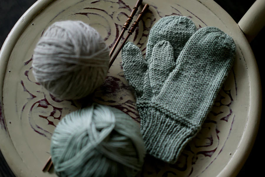 Alyssa Beret & Mittens Knit Pattern