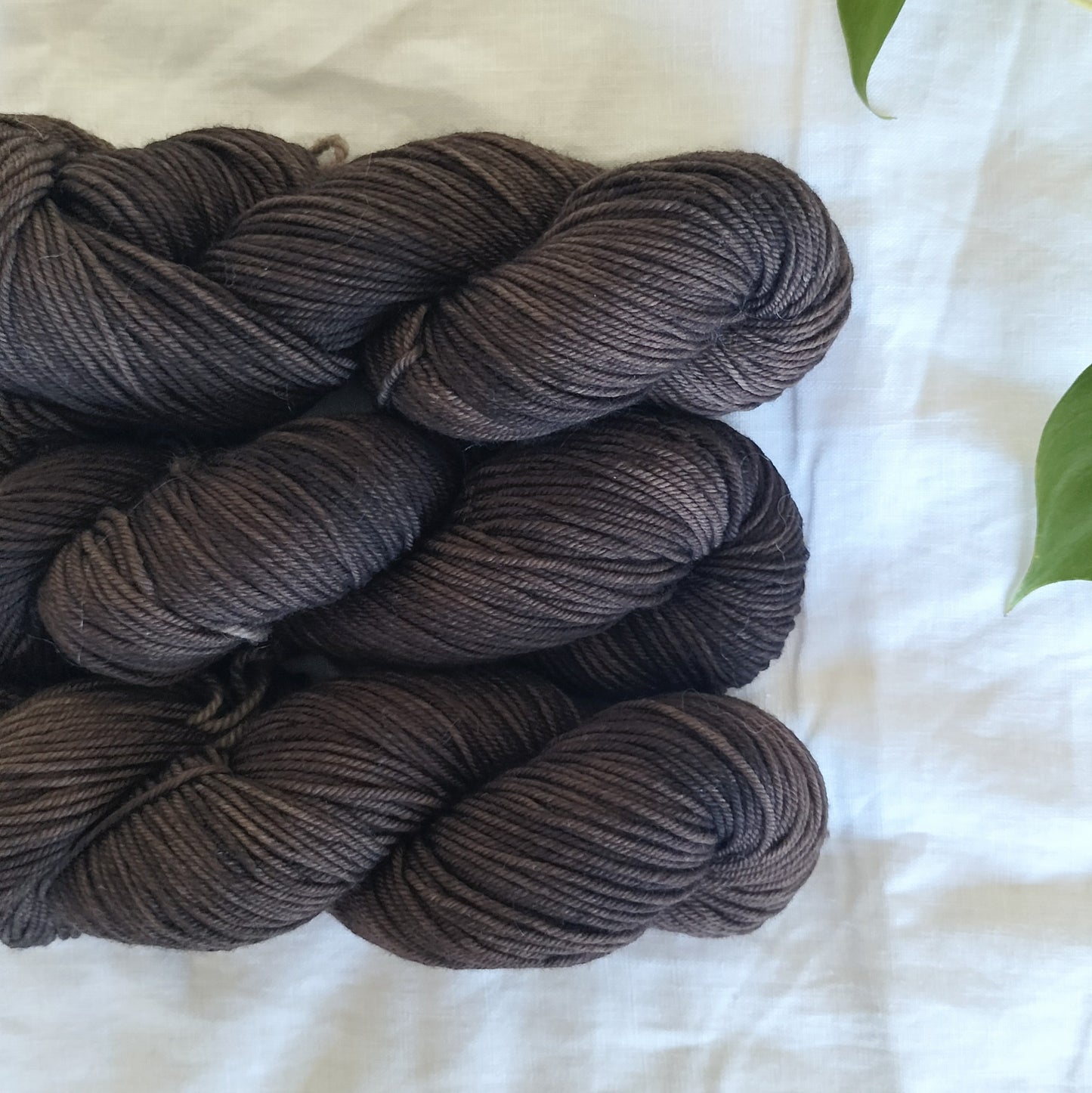 Cumulus 8 ply Merino // Chocolate