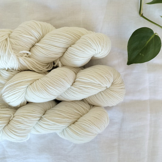 Cumulus 8 ply Merino // Ivory