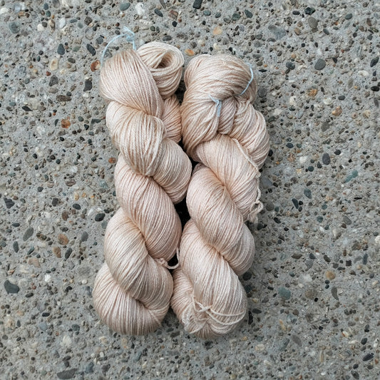 Stratus 4 ply Silk Merino // Champayne